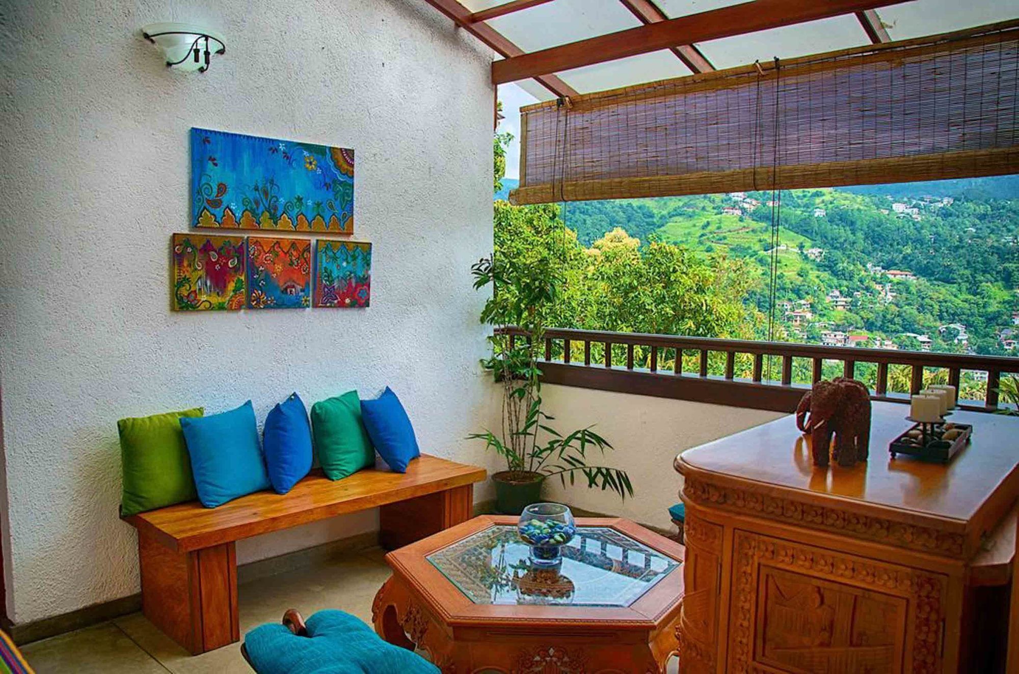 Yoho Home Away Home แคนดี้ ภายนอก รูปภาพ